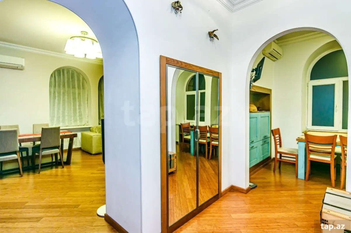 Kirayə verilir 2 otaqlı mənzil 80 m²