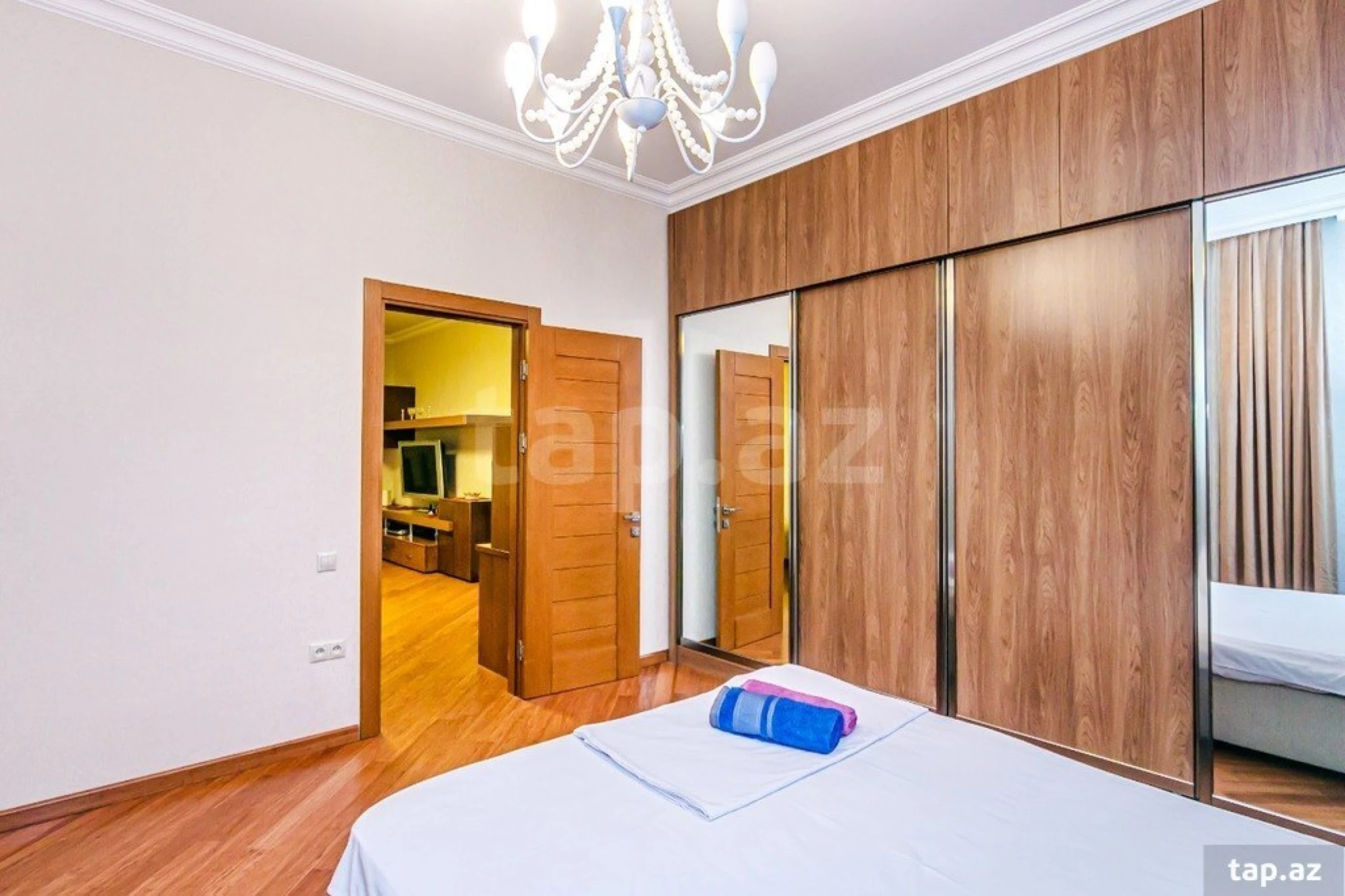 Kirayə verilir 2 otaqlı mənzil 80 m²