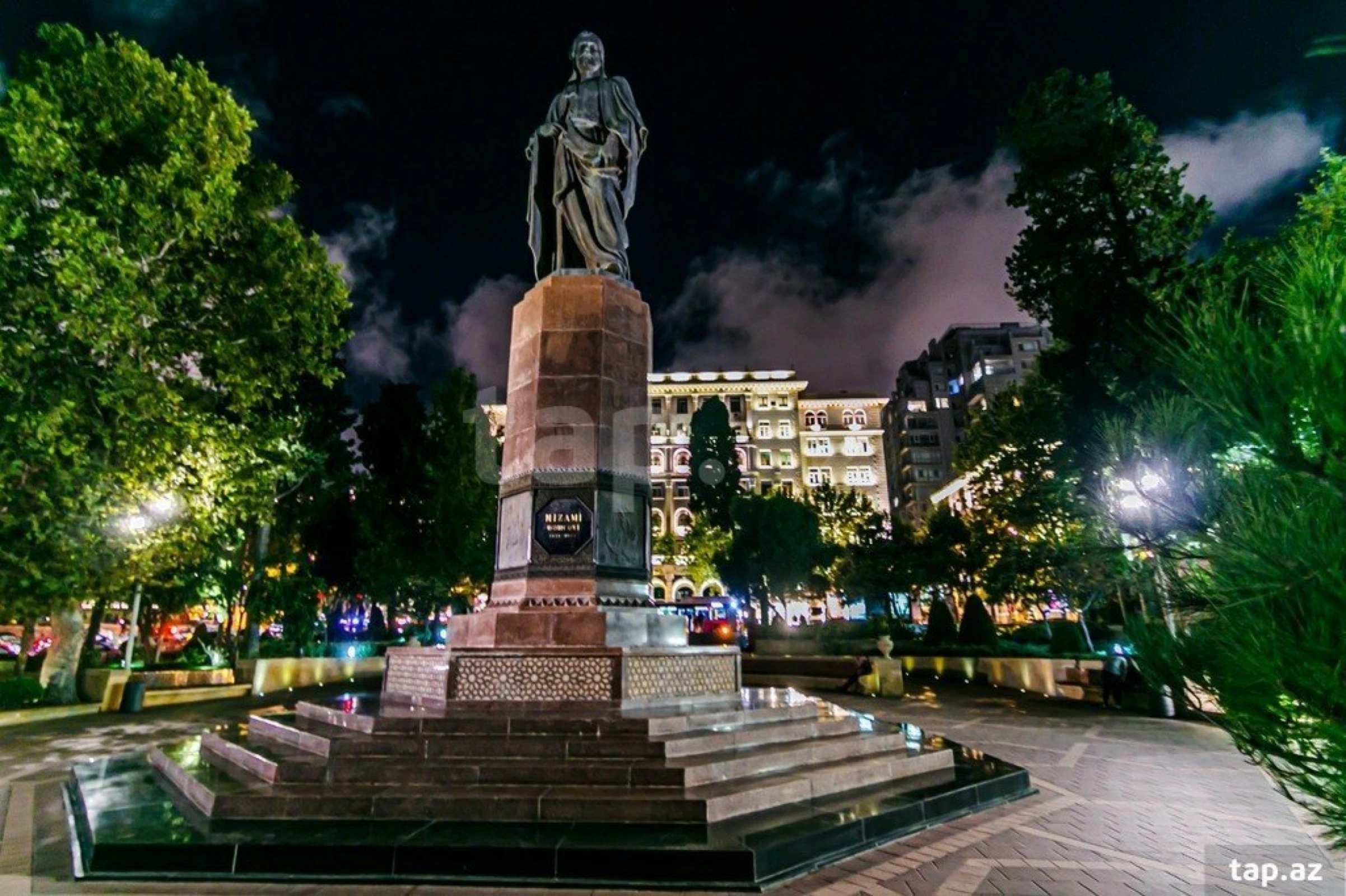 Kirayə verilir 2 otaqlı mənzil 80 m²