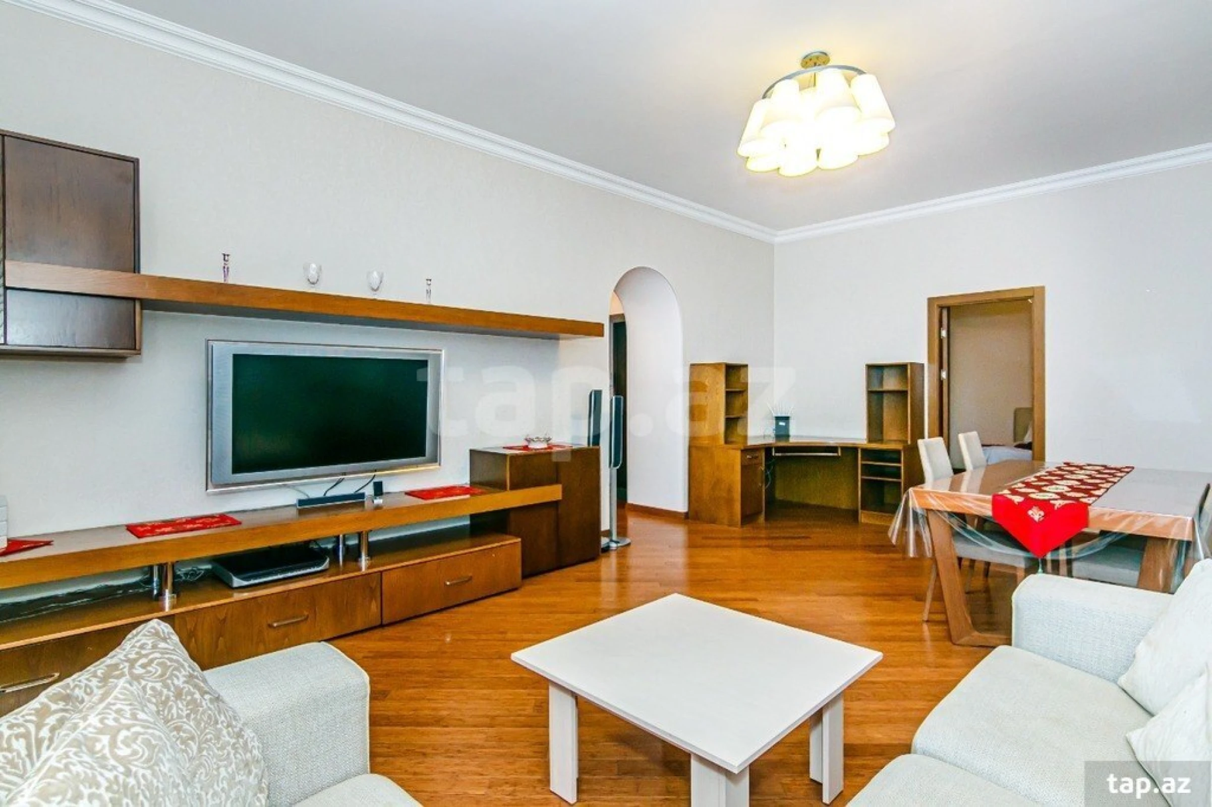 Kirayə verilir 2 otaqlı mənzil 80 m²