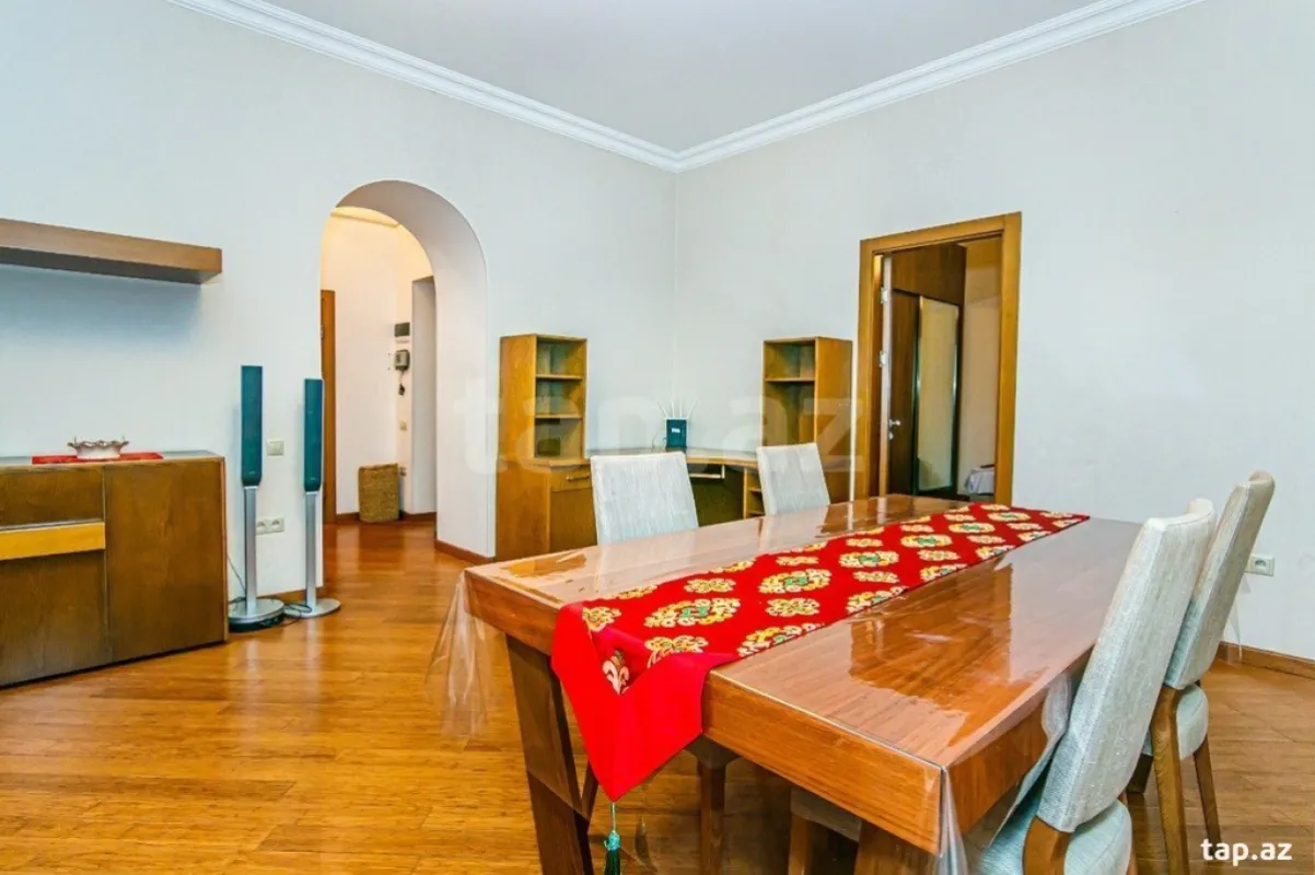 Kirayə verilir 2 otaqlı mənzil 80 m²