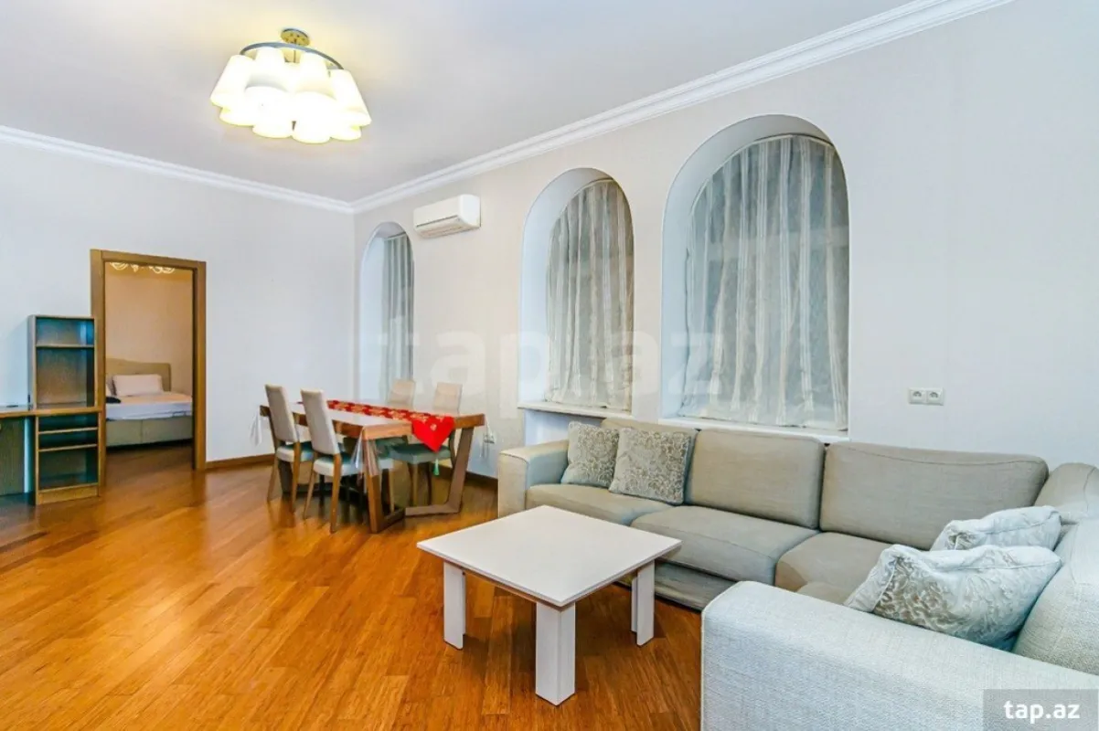 Kirayə verilir 2 otaqlı mənzil 80 m²