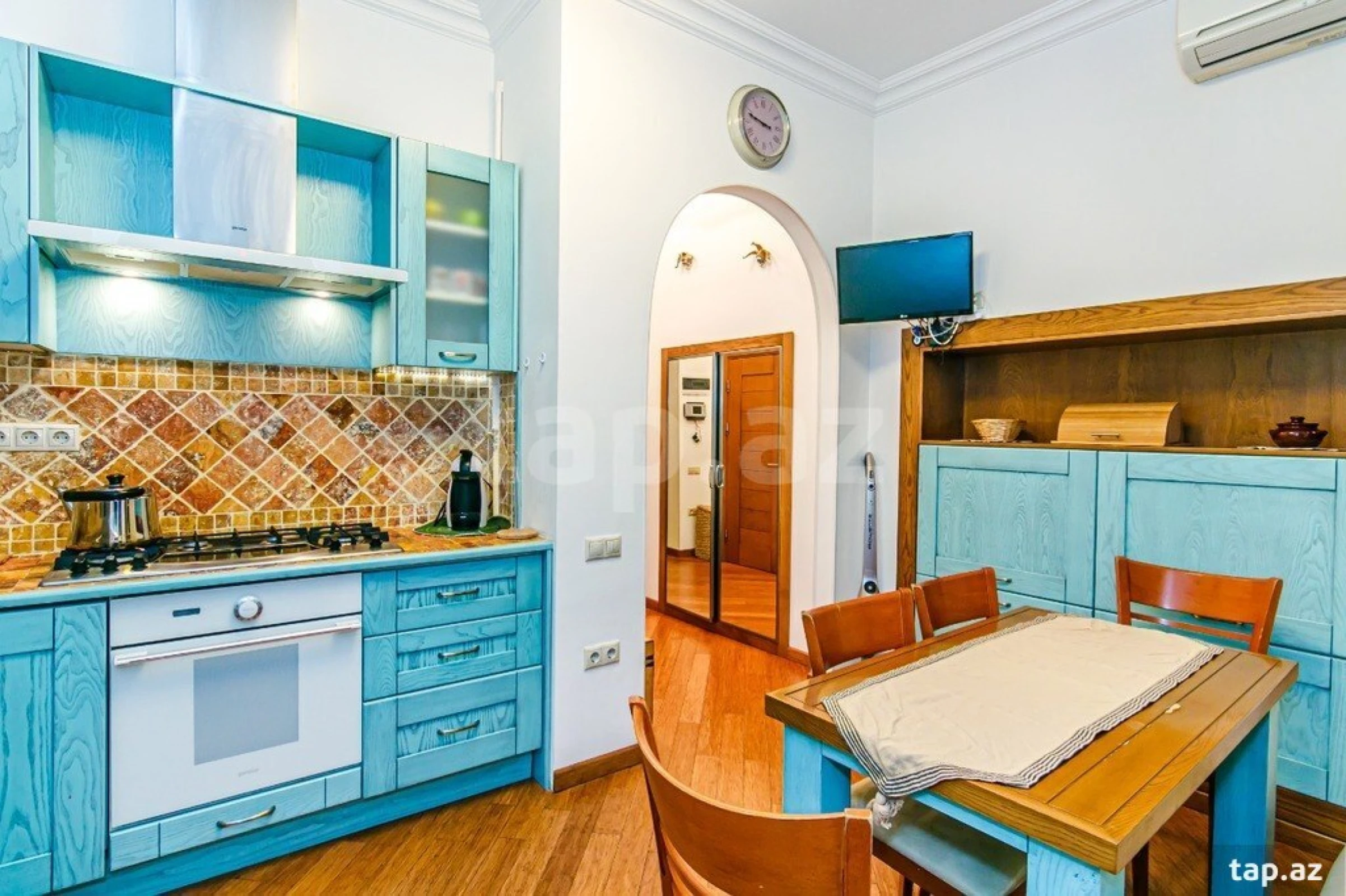 Kirayə verilir 2 otaqlı mənzil 80 m²