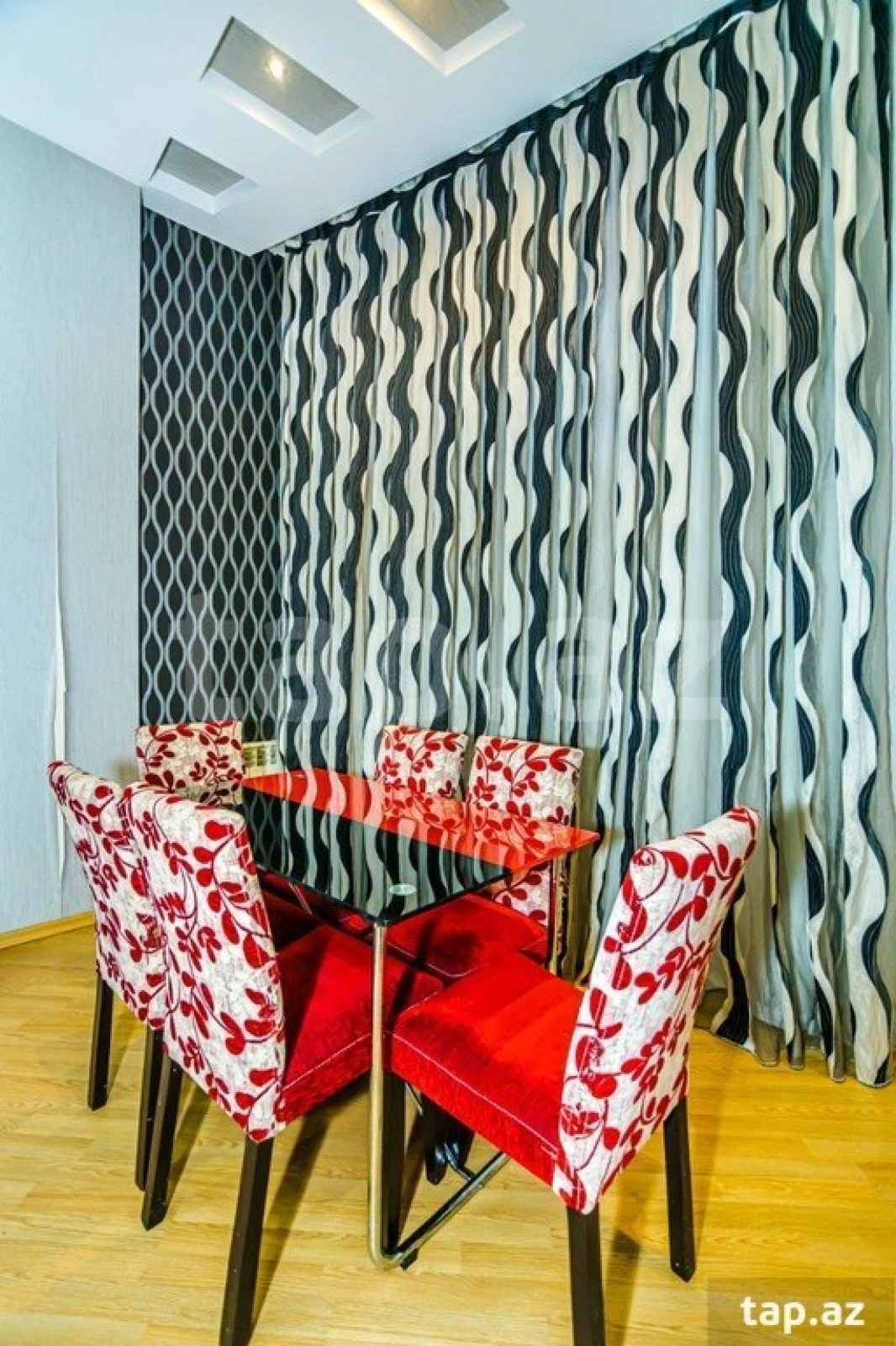 Kirayə verilir 4 otaqlı yeni tikili 210 m²