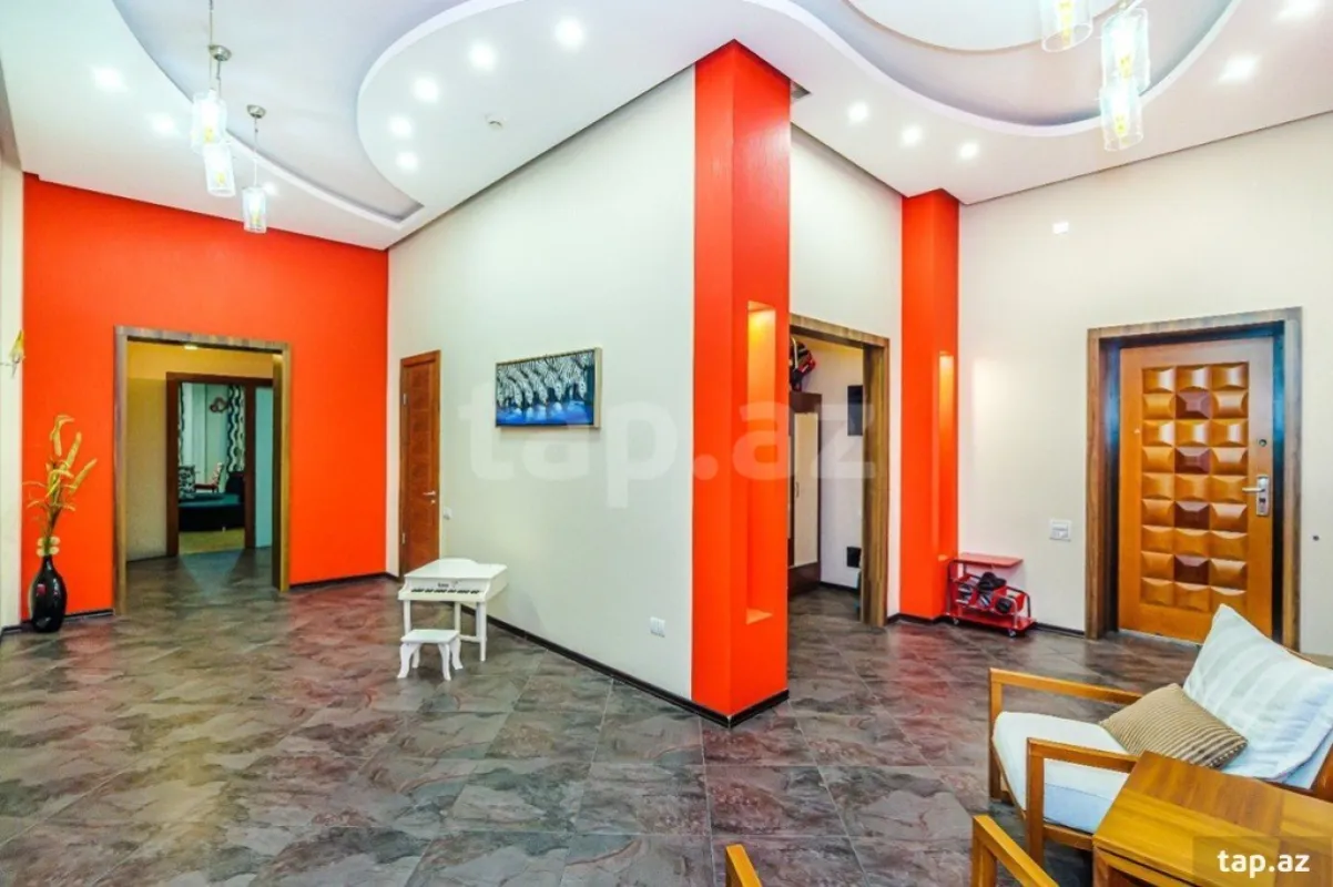 Kirayə verilir 4 otaqlı yeni tikili 210 m²