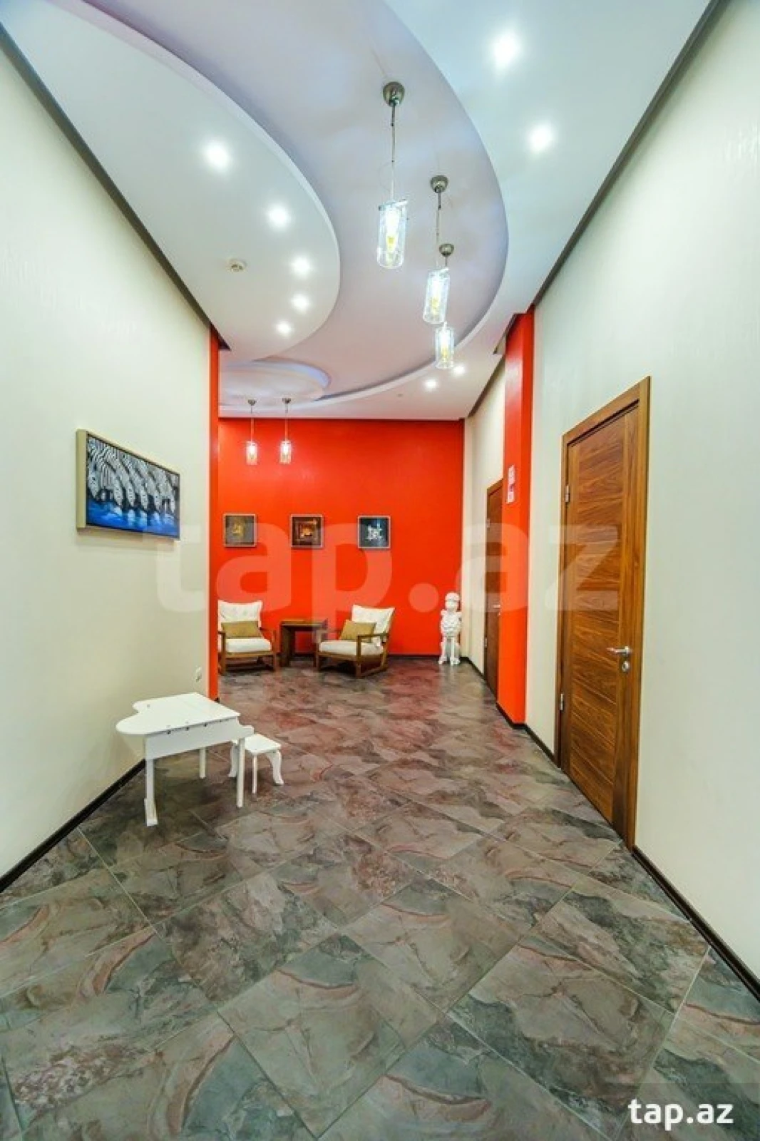 Kirayə verilir 4 otaqlı yeni tikili 210 m²