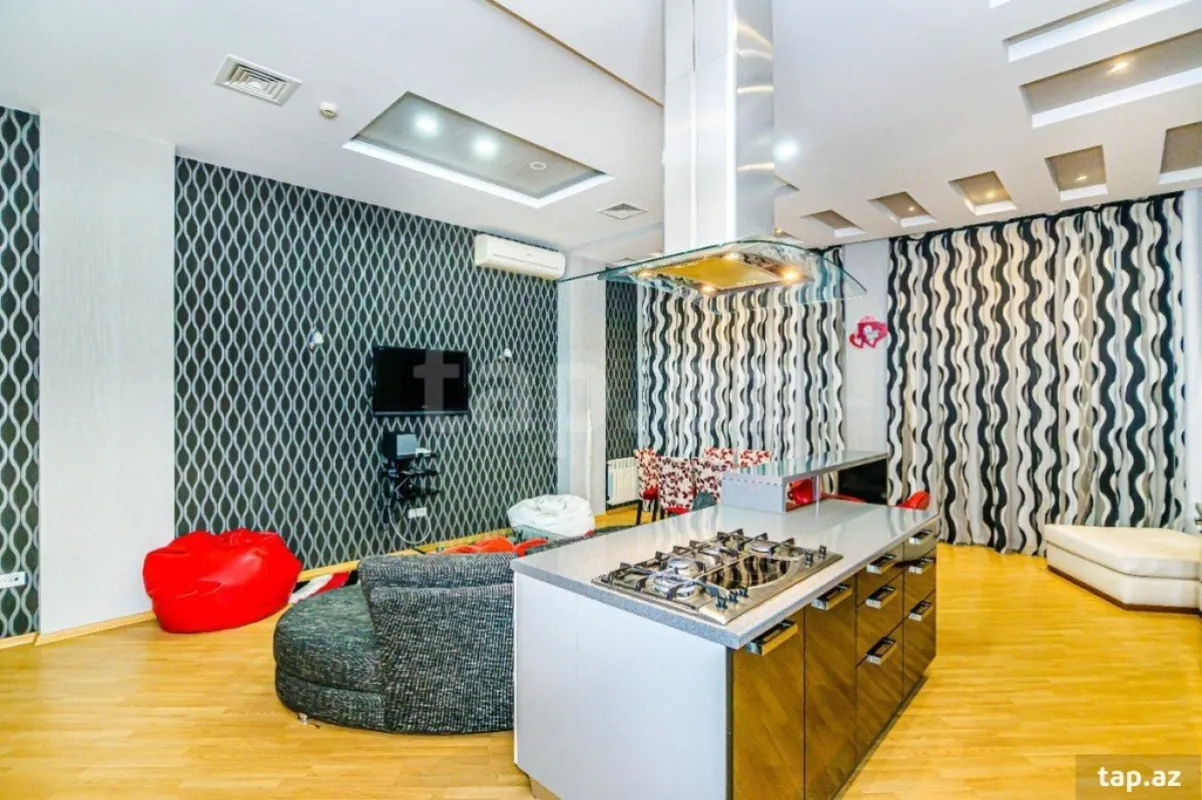 Kirayə verilir 4 otaqlı yeni tikili 210 m²