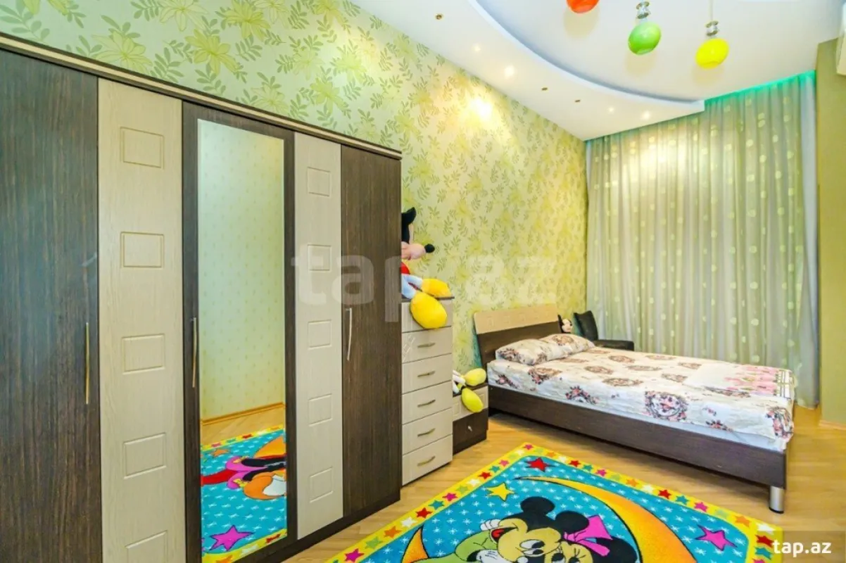 Kirayə verilir 4 otaqlı yeni tikili 210 m²