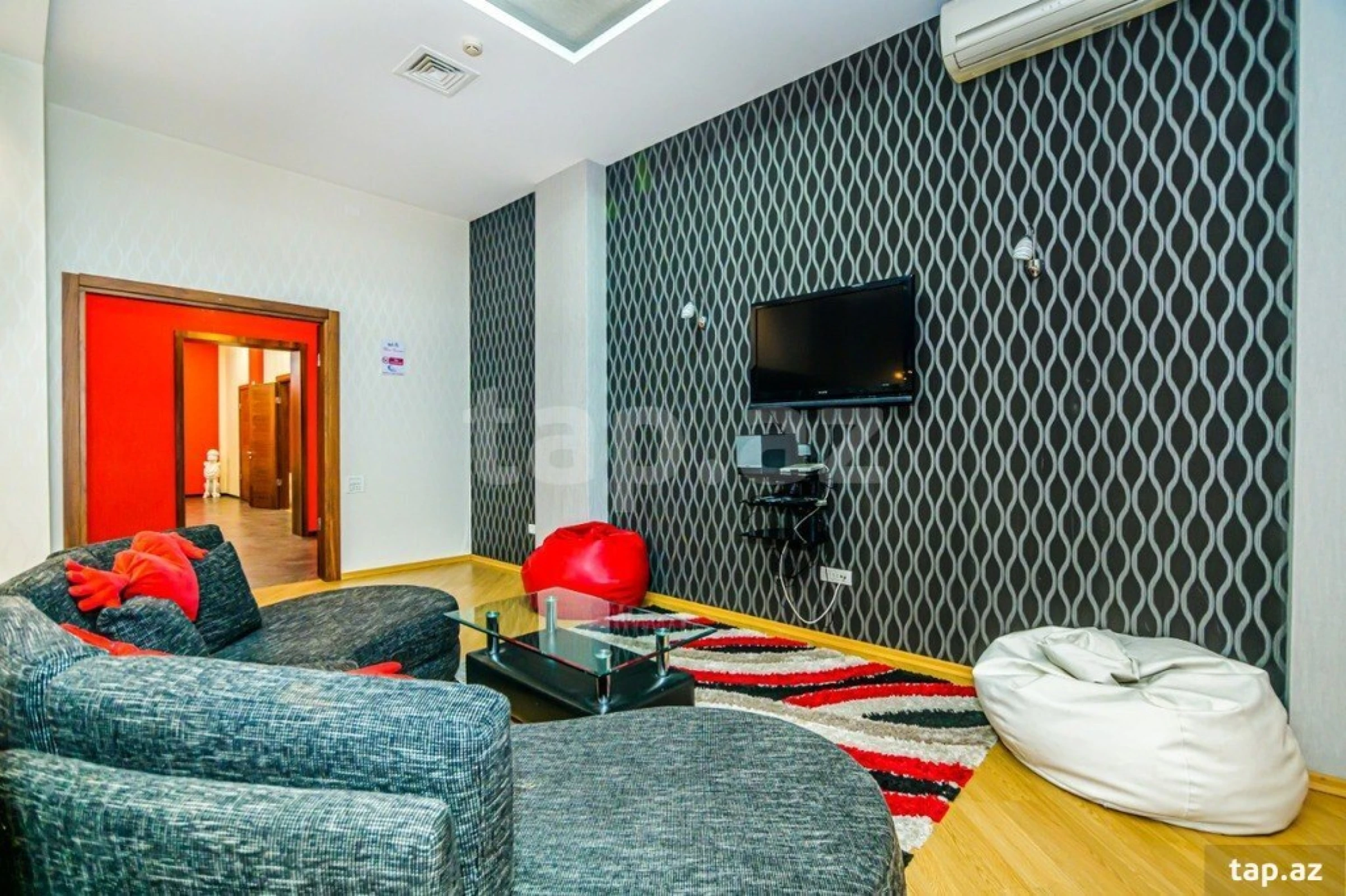 Kirayə verilir 4 otaqlı yeni tikili 210 m²