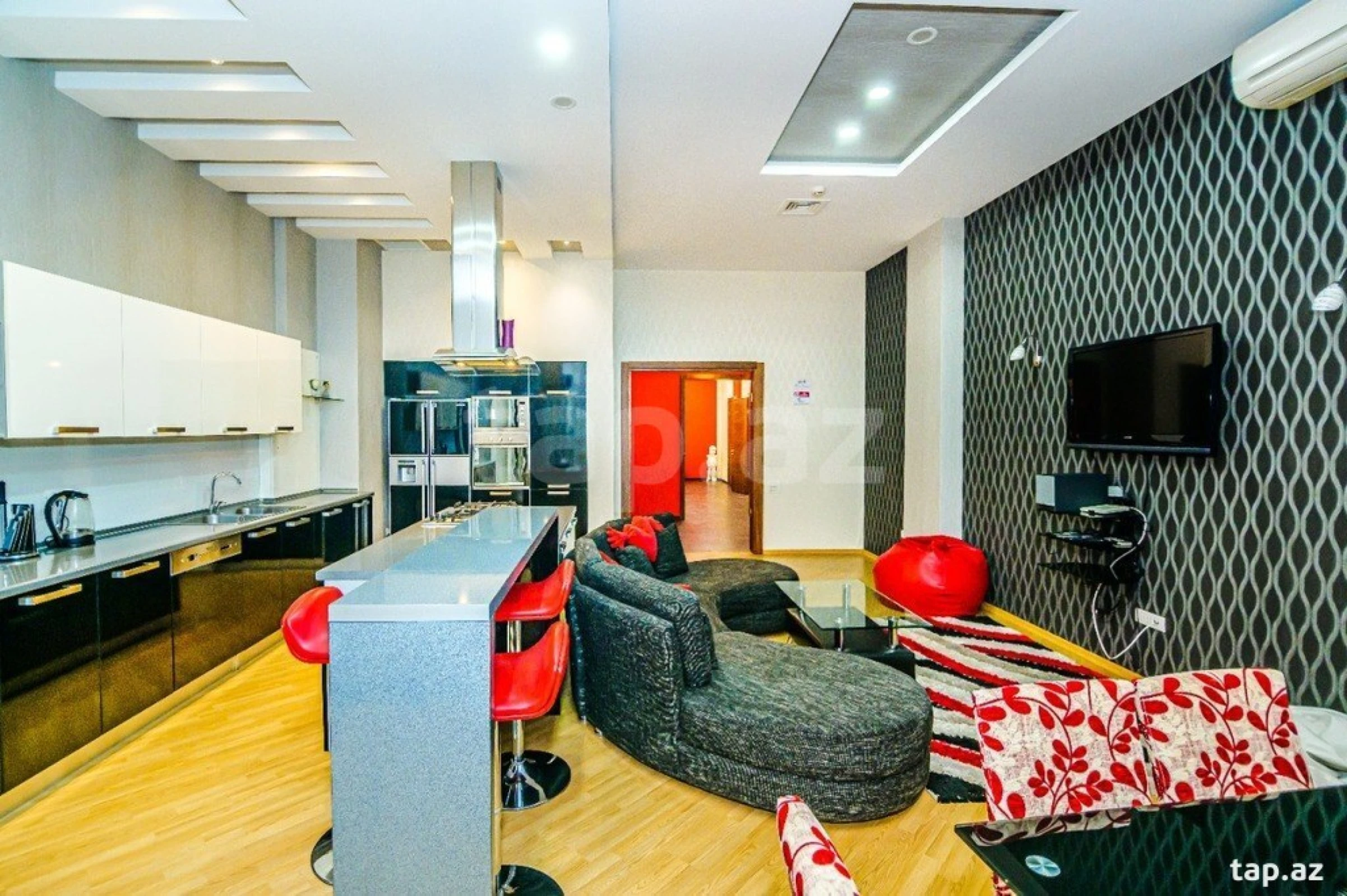 Kirayə verilir 4 otaqlı yeni tikili 210 m²