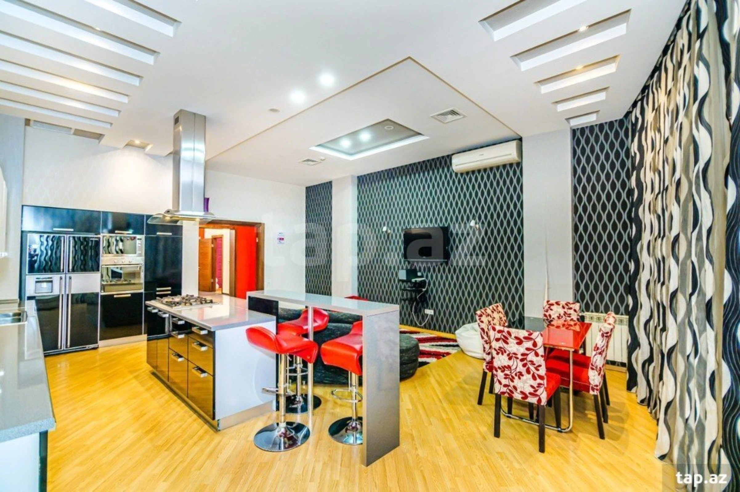 Kirayə verilir 4 otaqlı yeni tikili 210 m²