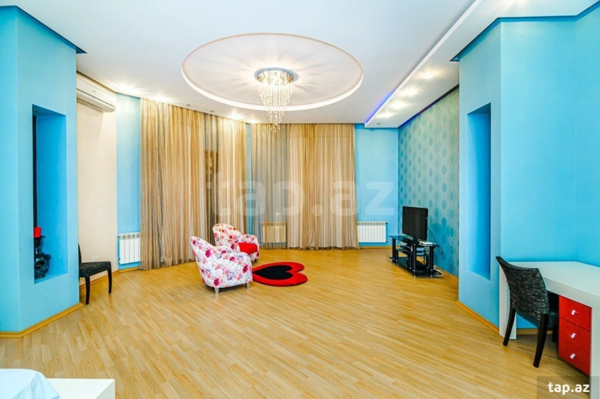 Kirayə verilir 4 otaqlı yeni tikili 210 m²