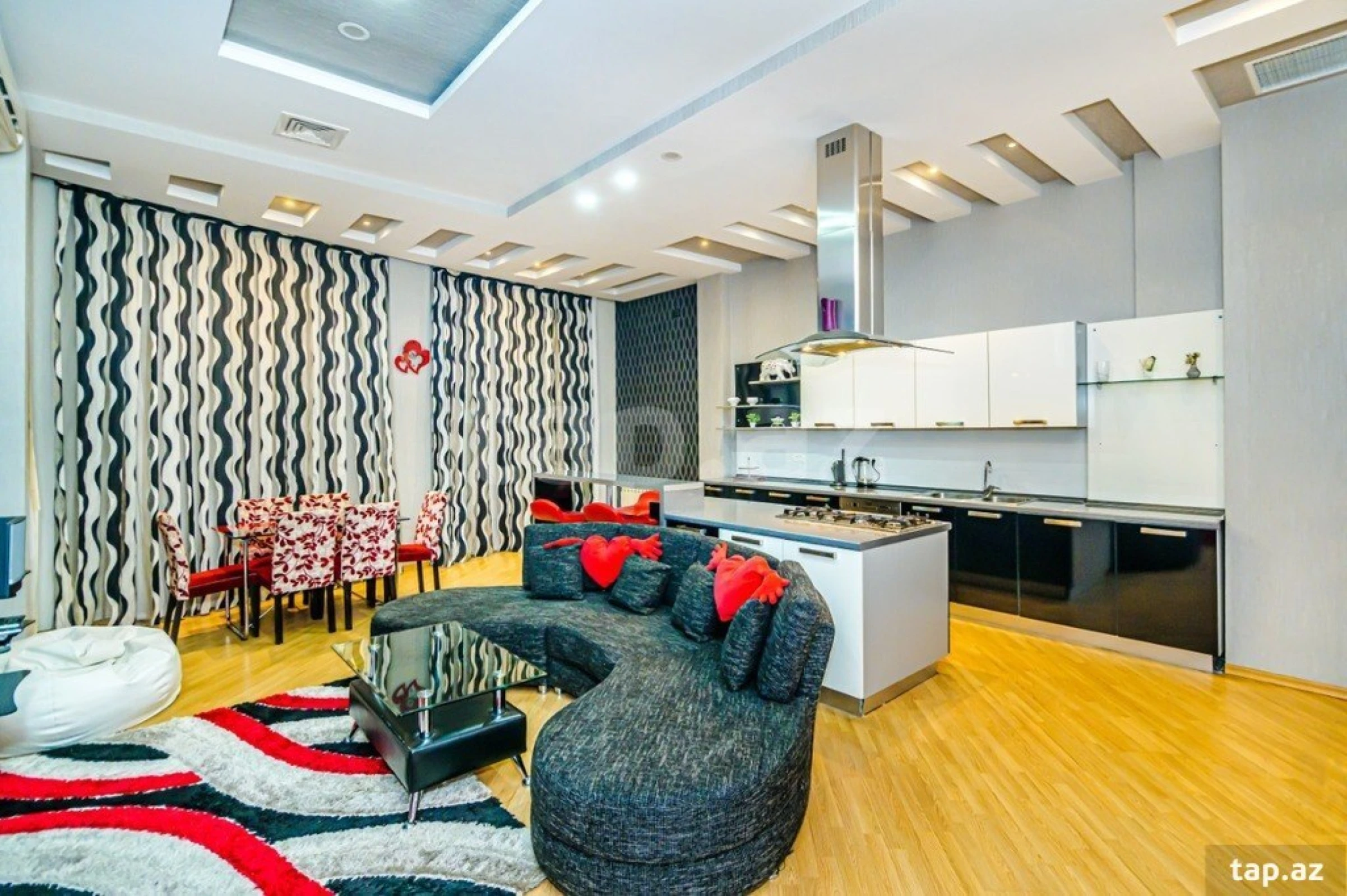 Kirayə verilir 4 otaqlı yeni tikili 210 m²