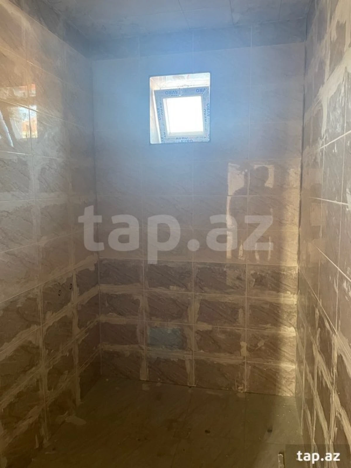 Satılır 6 otaqlı həyət evi