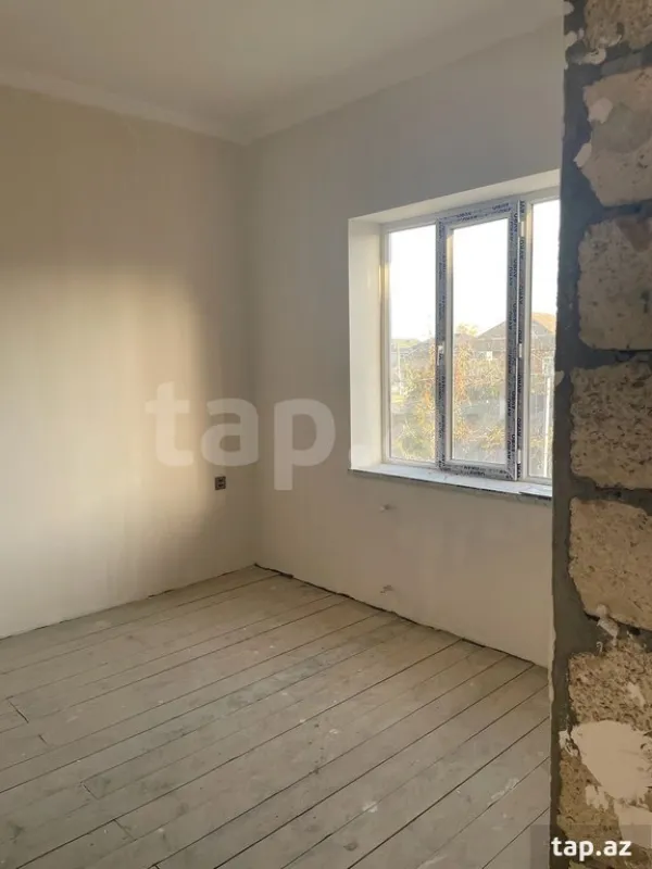 Satılır 6 otaqlı həyət evi