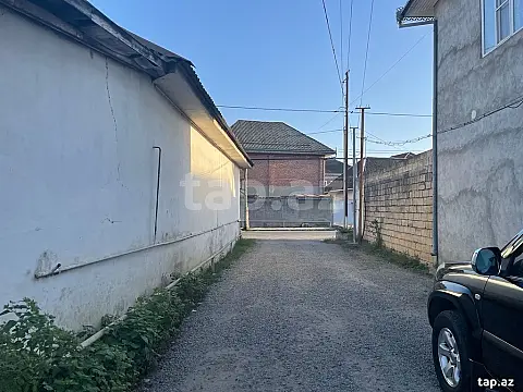 Satılır 6 otaqlı həyət evi