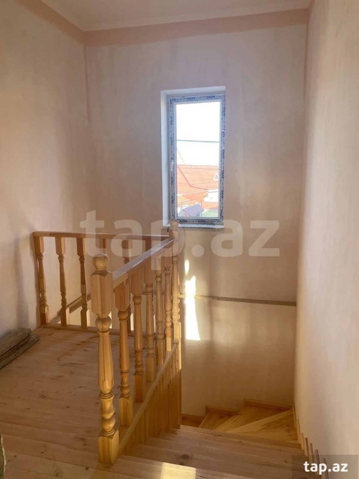 Satılır 6 otaqlı həyət evi