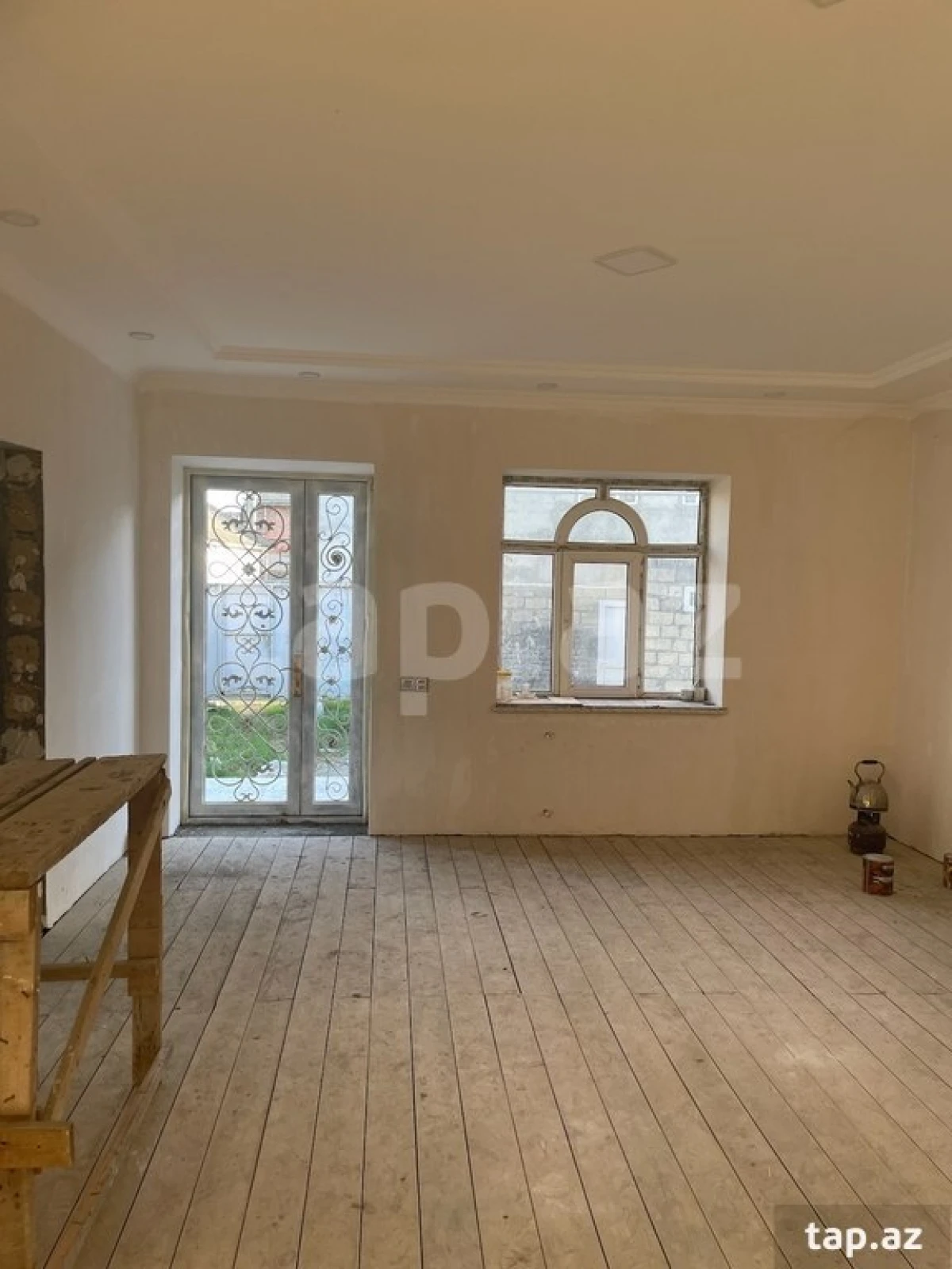 Satılır 6 otaqlı həyət evi