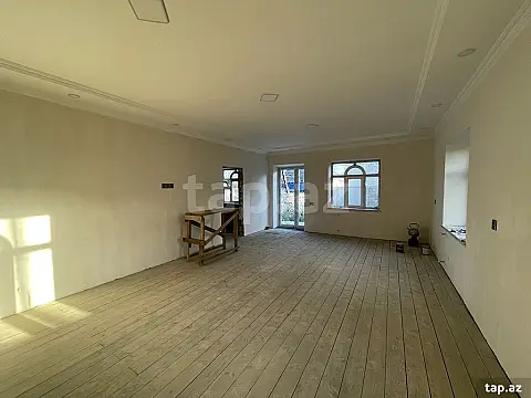 Satılır 6 otaqlı həyət evi