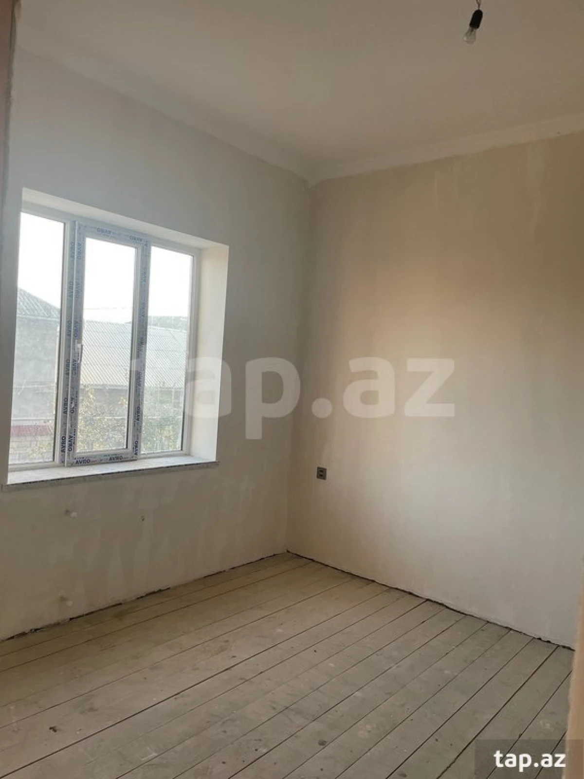 Satılır 6 otaqlı həyət evi