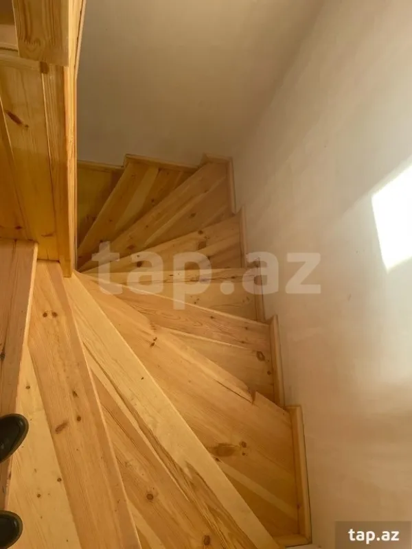 Satılır 6 otaqlı həyət evi