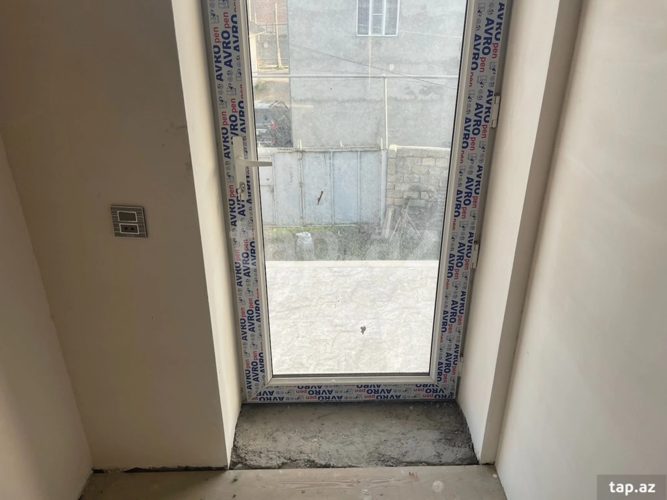 Satılır 6 otaqlı həyət evi