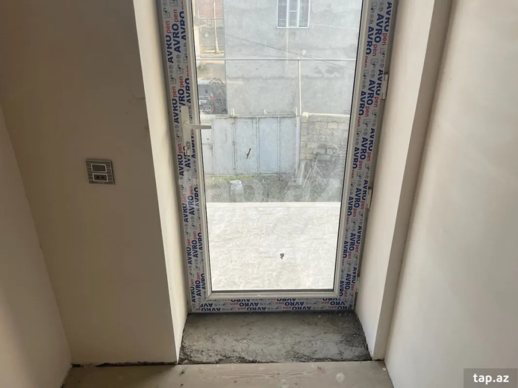 Satılır 6 otaqlı həyət evi