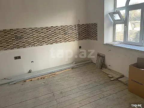 Satılır 6 otaqlı həyət evi