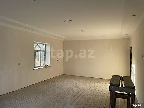 Satılır 6 otaqlı həyət evi