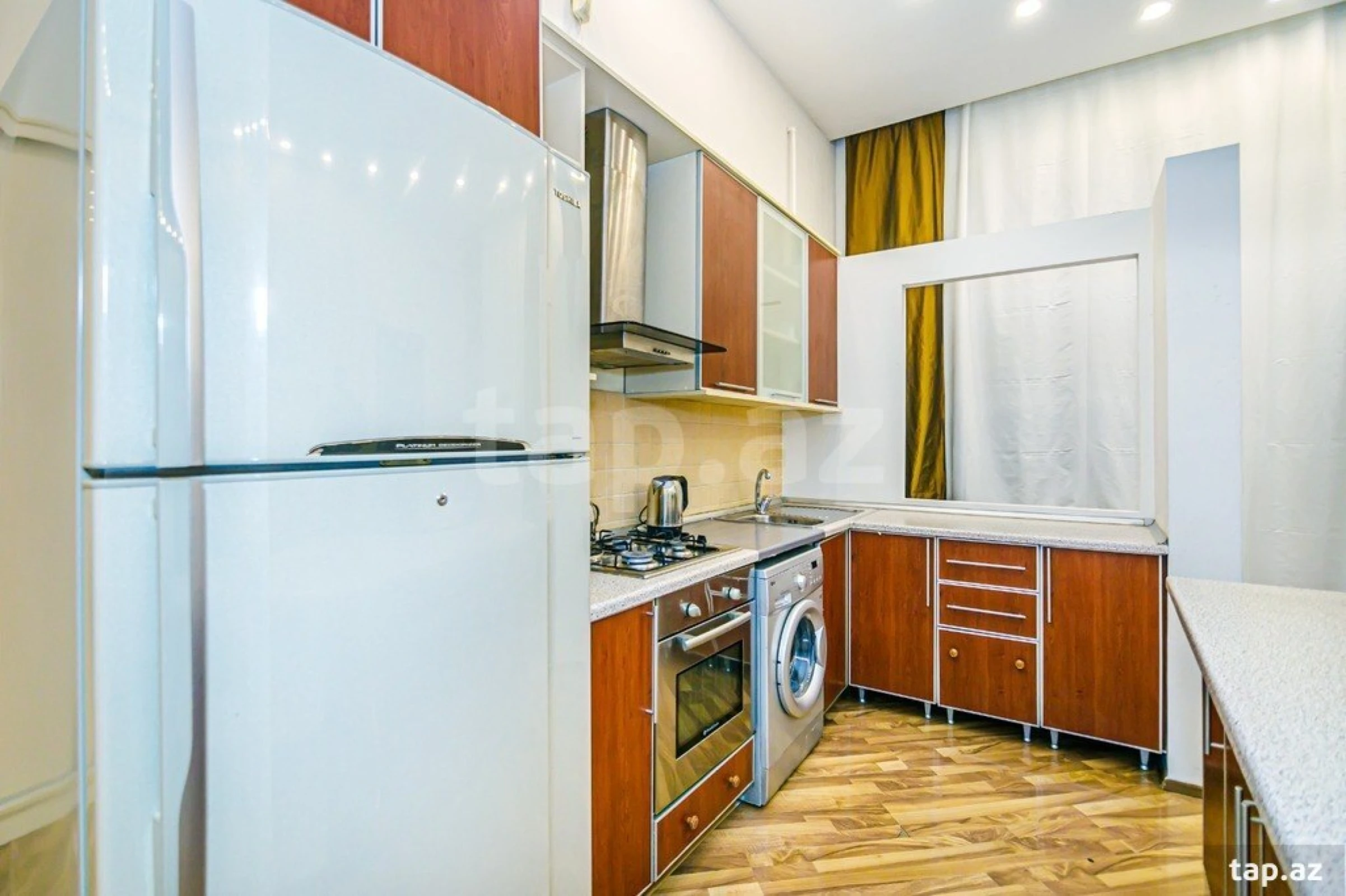 Kirayə verilir 3 otaqlı mənzil 117 m²