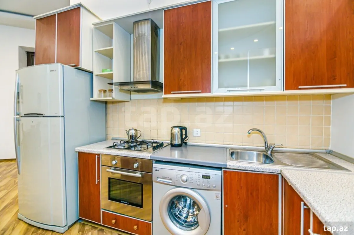 Kirayə verilir 3 otaqlı mənzil 117 m²