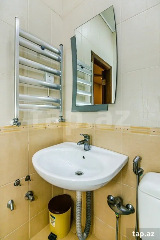 Kirayə verilir 3 otaqlı mənzil 117 m²