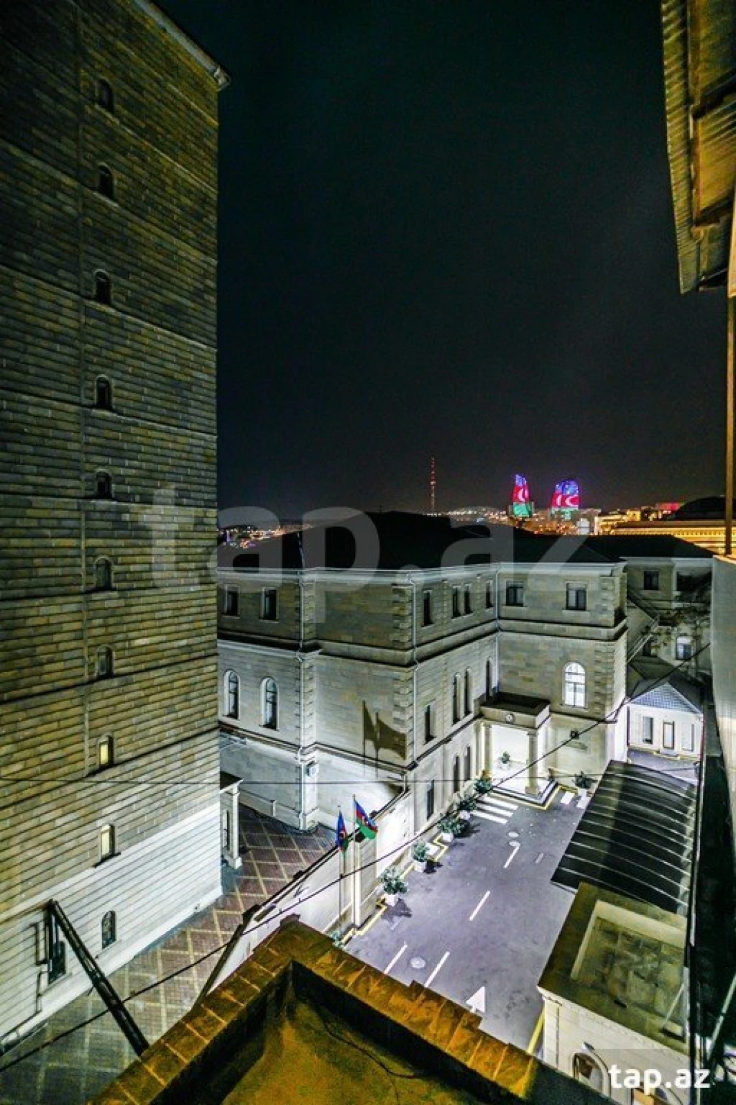 Kirayə verilir 3 otaqlı mənzil 117 m²