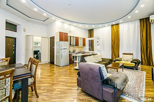 Kirayə verilir 3 otaqlı mənzil 117 m²