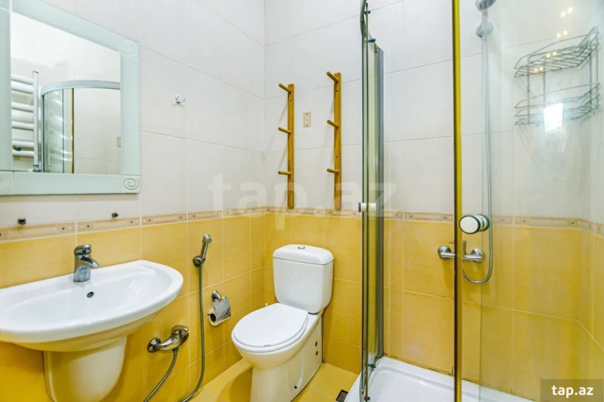 Kirayə verilir 3 otaqlı mənzil 117 m²