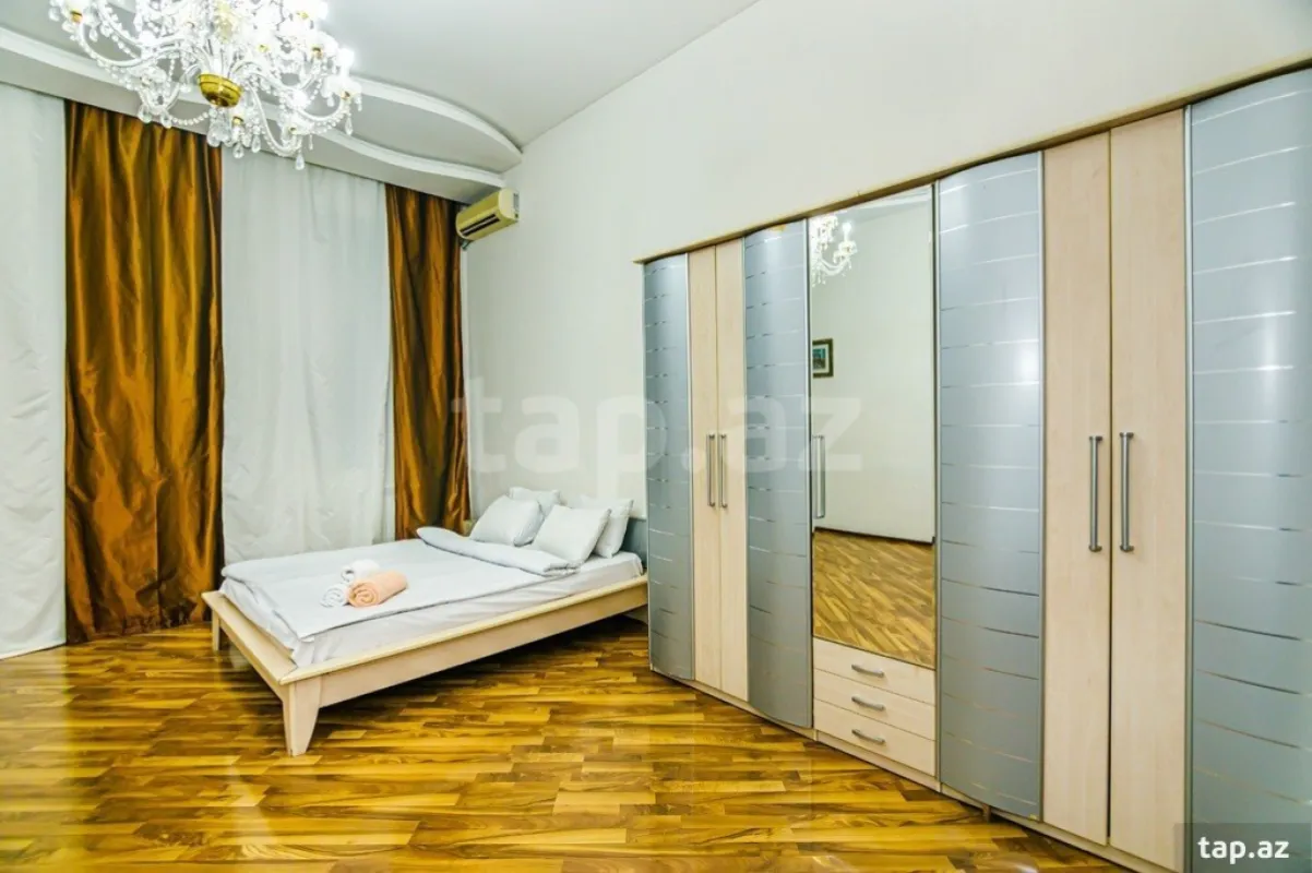 Kirayə verilir 3 otaqlı mənzil 117 m²