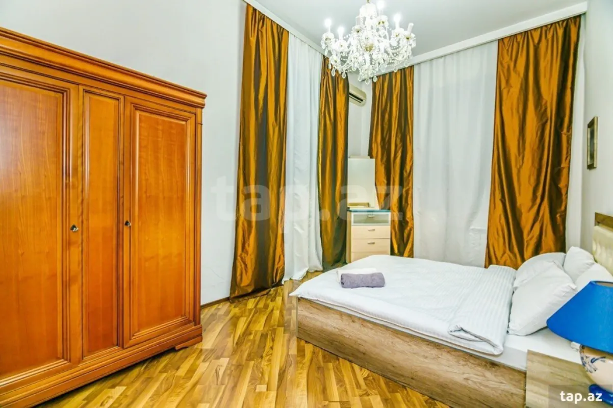 Kirayə verilir 3 otaqlı mənzil 117 m²