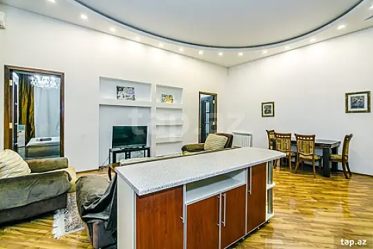 Kirayə verilir 3 otaqlı mənzil 117 m²