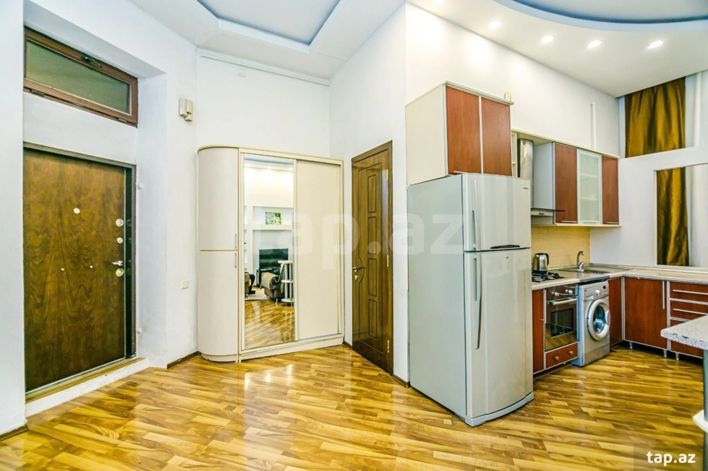 Kirayə verilir 3 otaqlı mənzil 117 m²