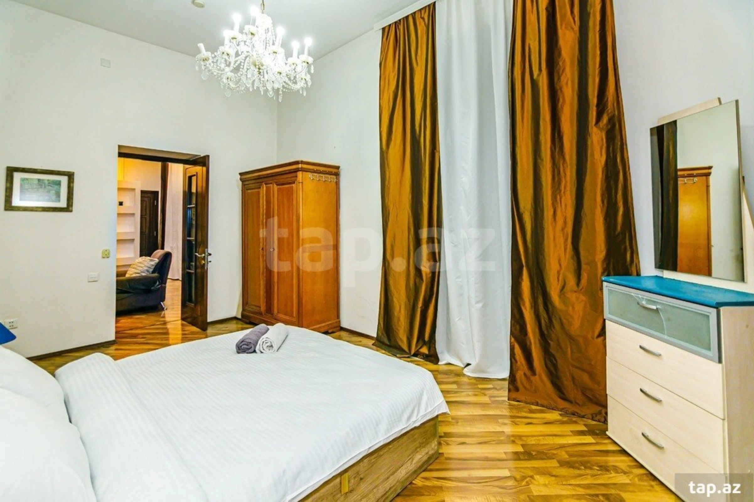 Kirayə verilir 3 otaqlı mənzil 117 m²