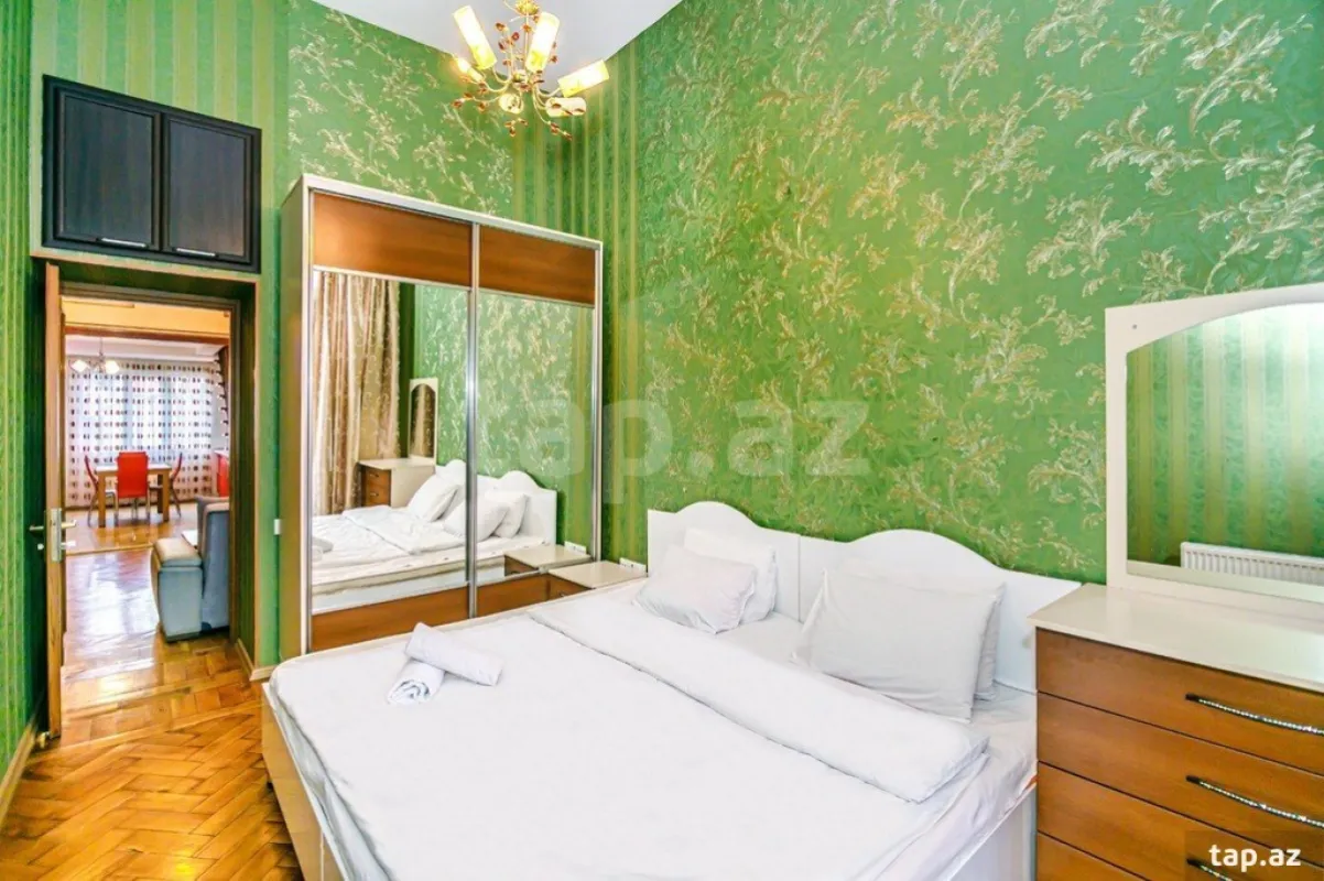 Kirayə verilir 3 otaqlı mənzil 120 m²