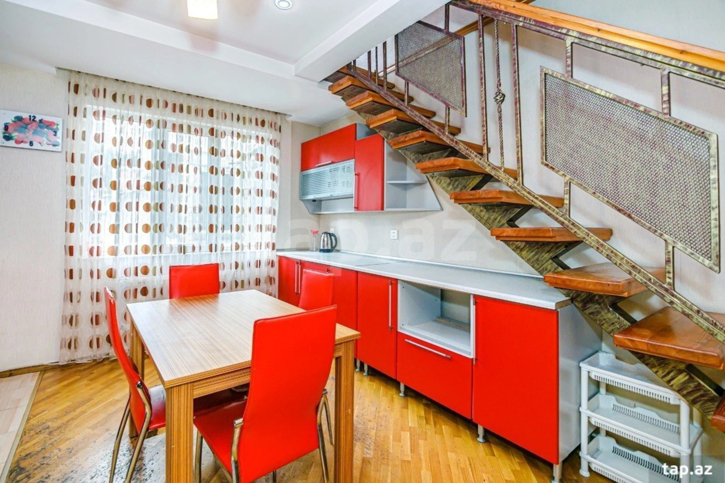 Kirayə verilir 3 otaqlı mənzil 120 m²