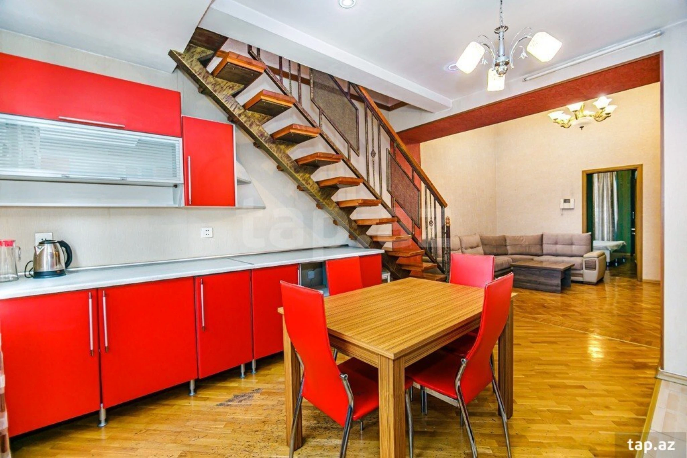 Kirayə verilir 3 otaqlı mənzil 120 m²