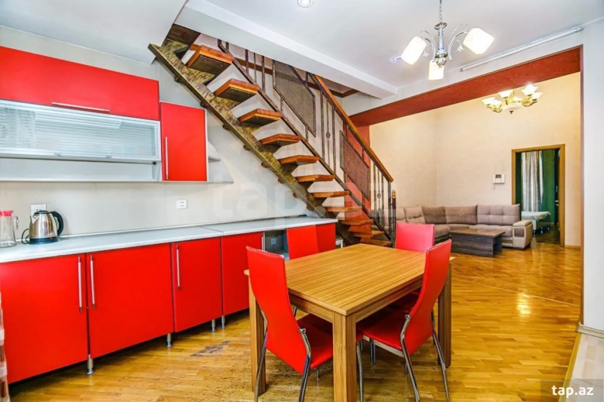 Kirayə verilir 3 otaqlı mənzil 120 m²