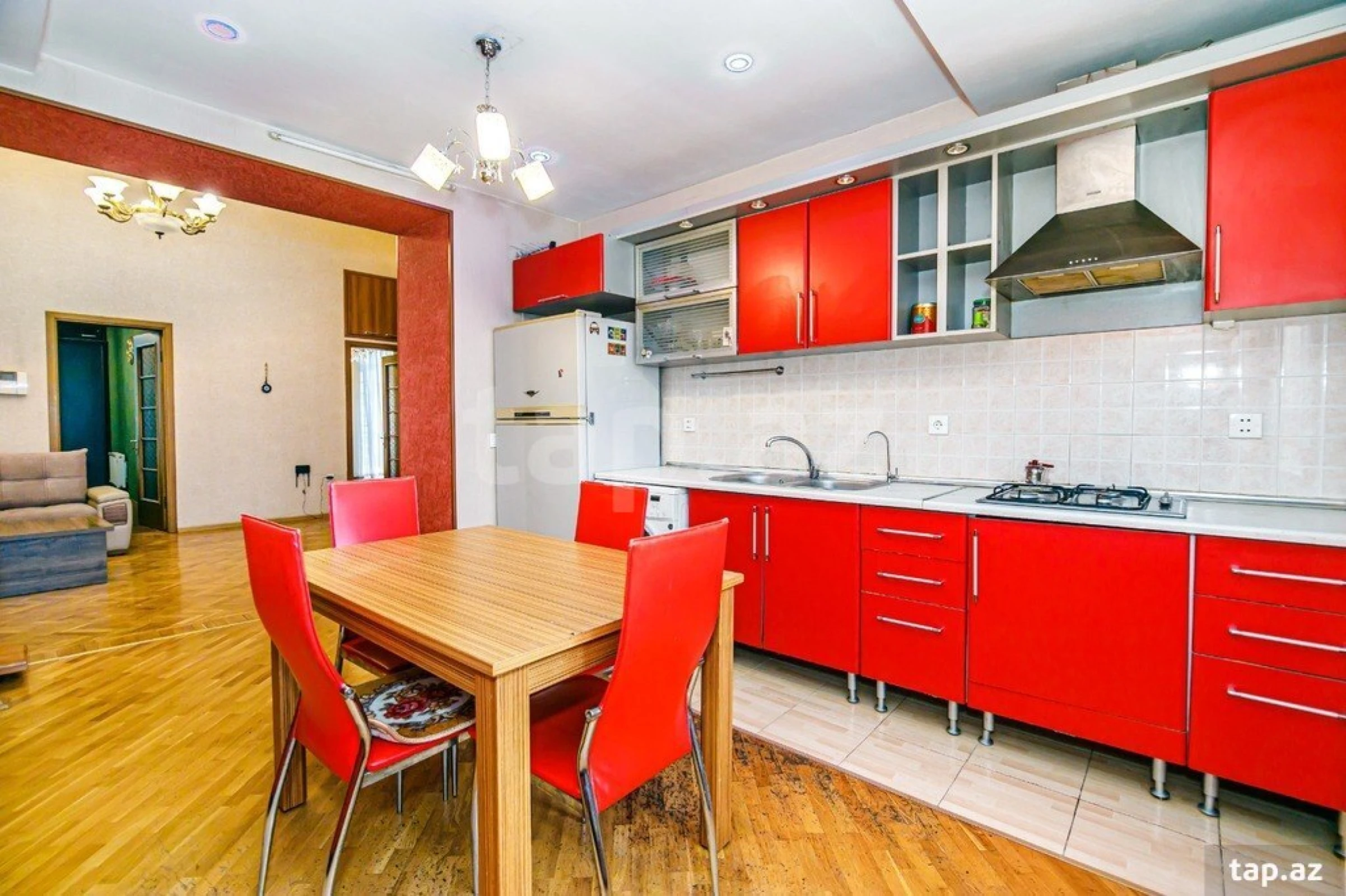 Kirayə verilir 3 otaqlı mənzil 120 m²