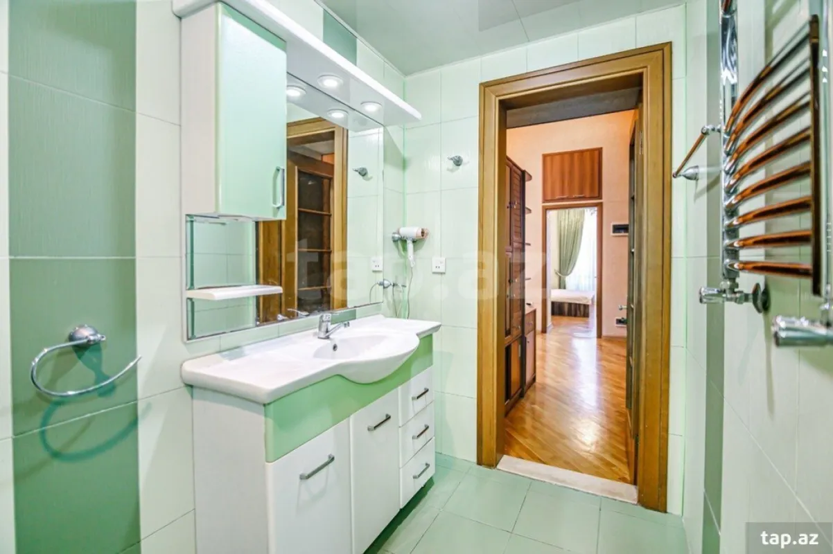 Kirayə verilir 3 otaqlı mənzil 120 m²