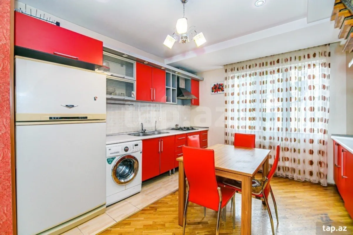 Kirayə verilir 3 otaqlı mənzil 120 m²