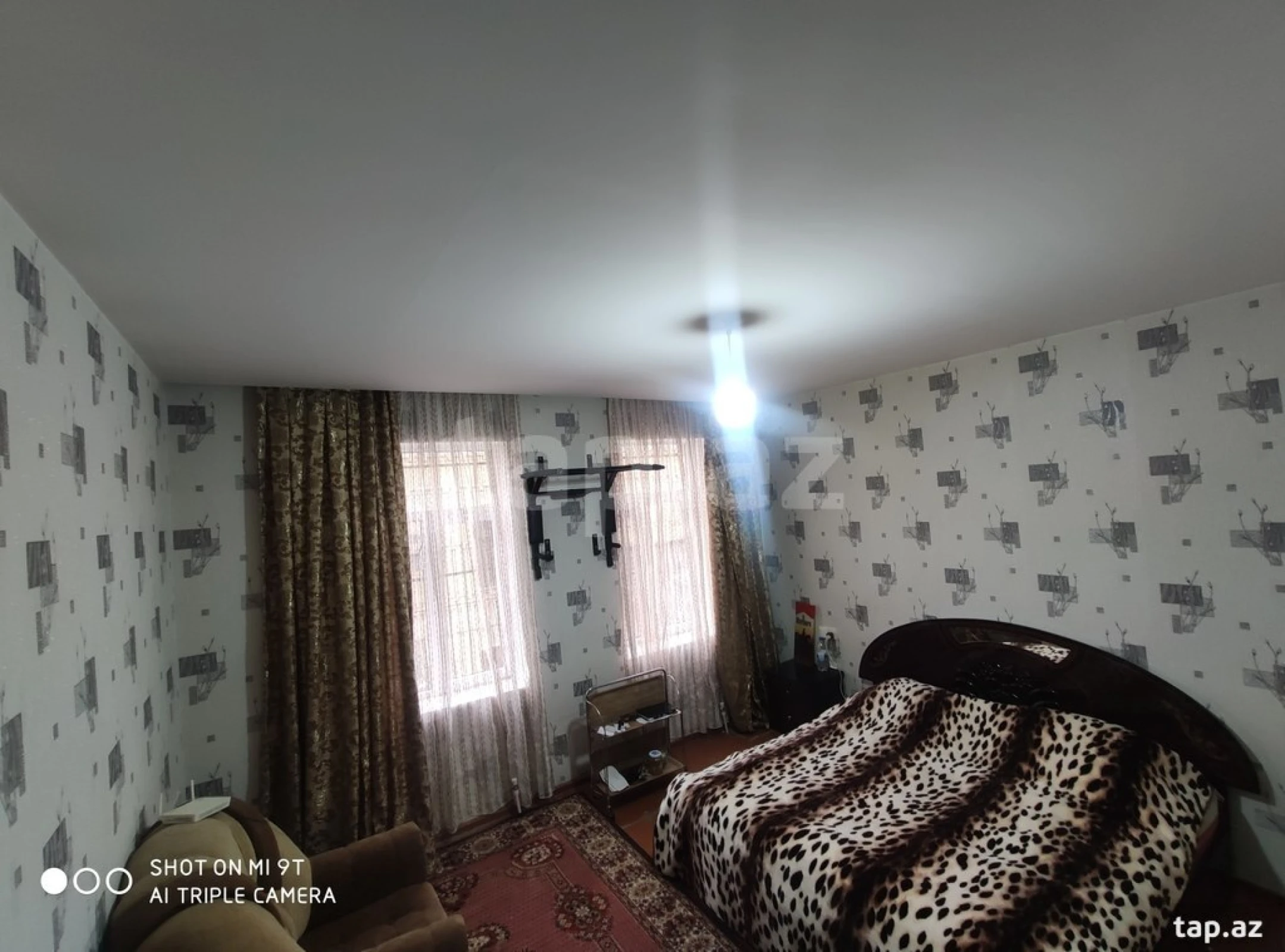 Satılır 8 otaqlı həyət evi