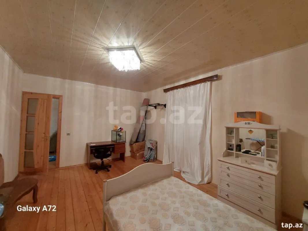 Satılır 5 otaqlı həyət evi