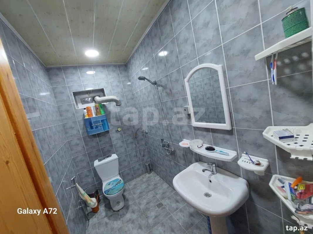 Satılır 5 otaqlı həyət evi